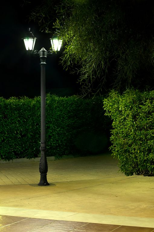 Уличные светильники на забор (76 фото)